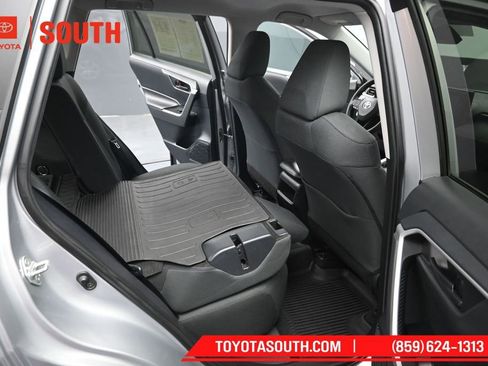 Used 2019 Toyota RAV4 LE w/ All Weather Liner Package AWD/4WD image 27