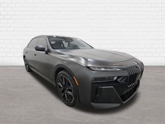 Used 2023 BMW 760i xDrive video 1