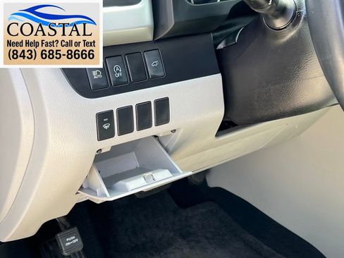 Used 2017 Toyota Highlander XLE FWD image 9