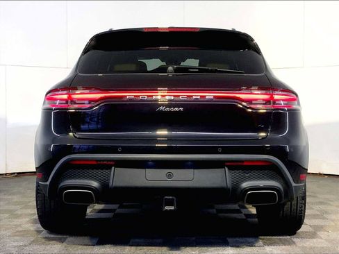 Certified 2025 Porsche Macan image 6