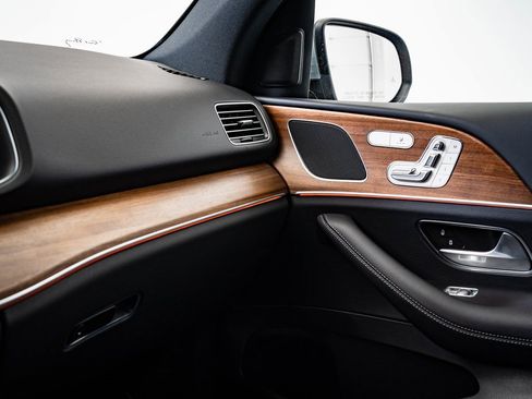 Certified 2025 Mercedes-Benz GLE 350 4MATIC image 40