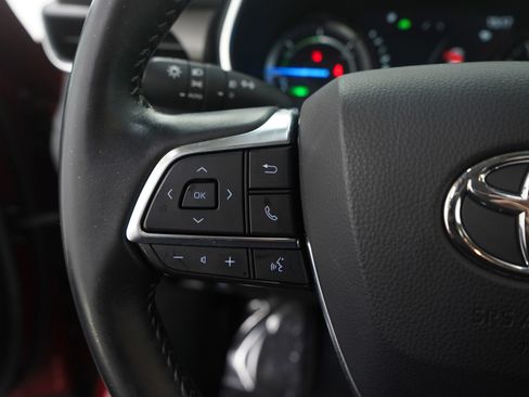 Used 2021 Toyota Highlander XLE image 27