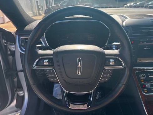 Used 2017 Lincoln Continental Premiere AWD/4WD image 18