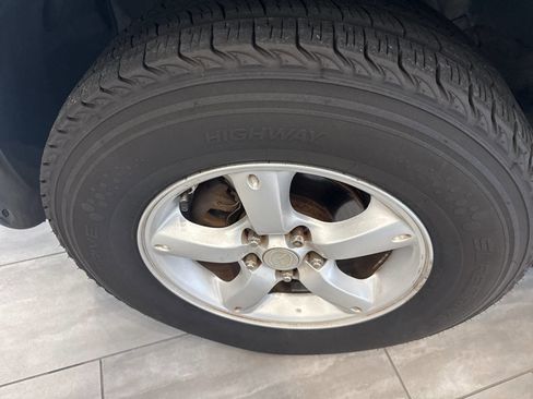 Used 2006 MAZDA Tribute I image 10