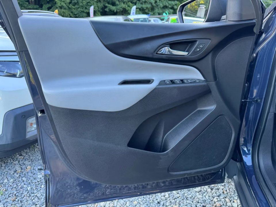 Used 2019 Chevrolet Equinox LS AWD/4WD image 10