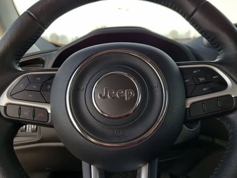 Used 2023 Jeep Renegade Altitude w/ Convenience Group I image 23