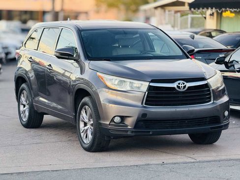 Used 2015 Toyota Highlander Plus image 3