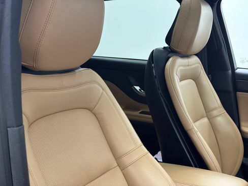 Certified 2022 Lincoln Corsair Grand Touring w/ Elements Technology Bundle AWD/4WD image 11