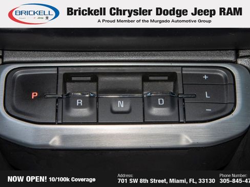 Used 2023 GMC Acadia SLE image 26