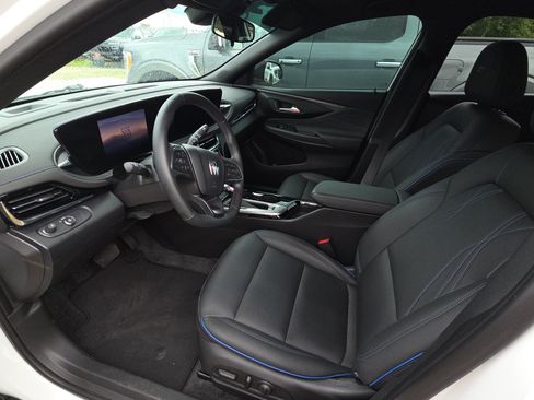 Certified 2024 Buick Envista Sport Touring w/ Convenience I Package FWD image 8