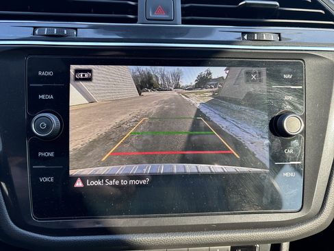 Used 2021 Volkswagen Tiguan SEL Premium R-Line image 27