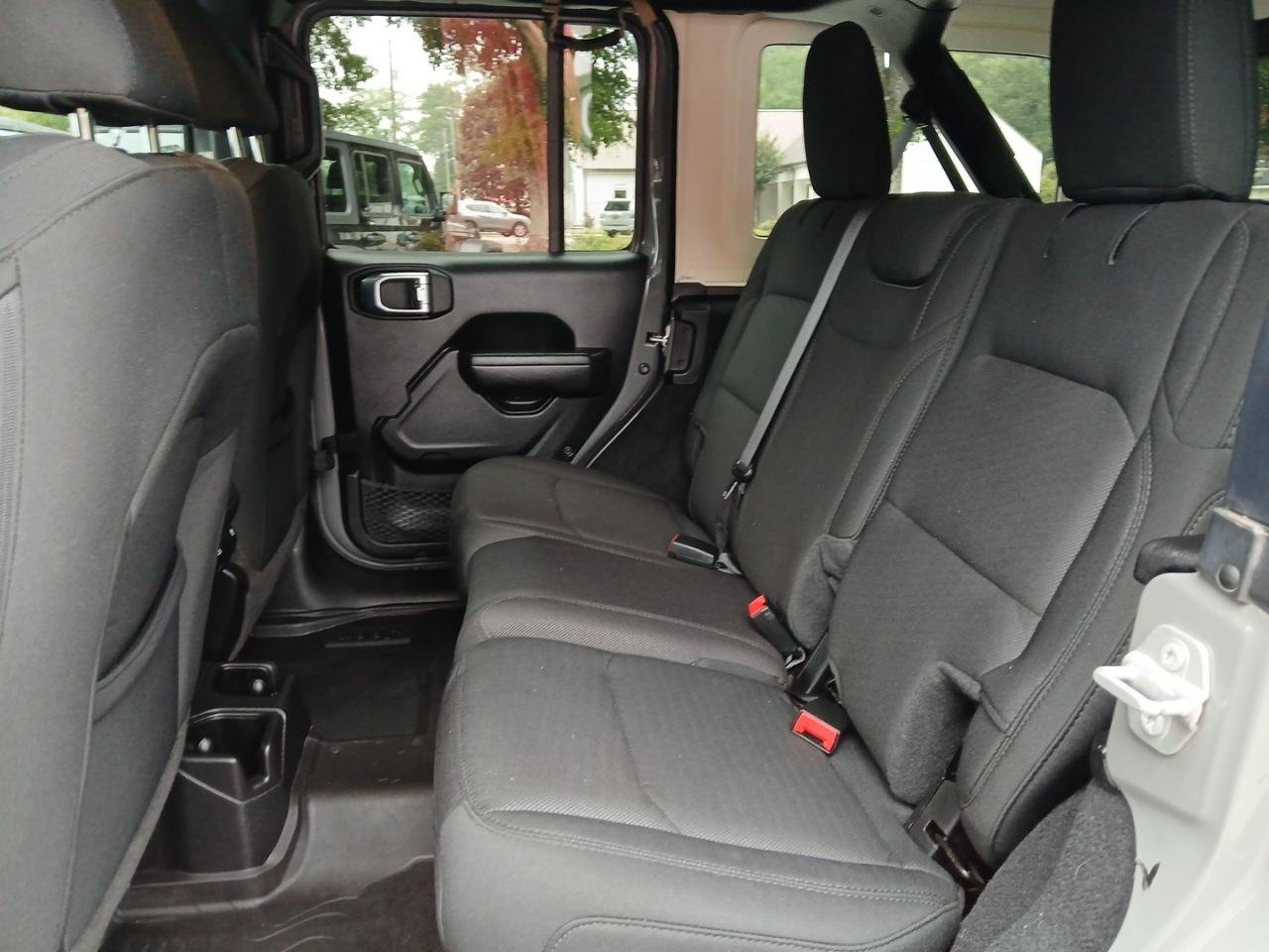 Used 2022 Jeep Wrangler Unlimited Sport AWD/4WD image 11