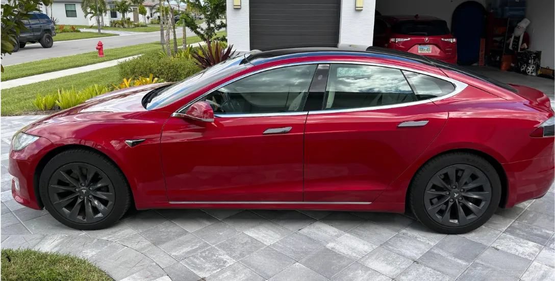 Used 2020 Tesla Model S Long Range Plus AWD/4WD image 3