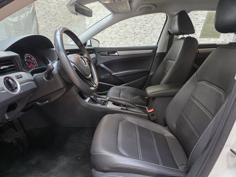 Used 2021 Volkswagen Passat 2.0T SE image 18