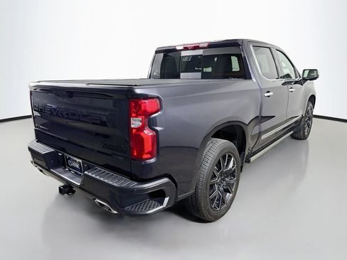 Used 2022 Chevrolet Silverado 1500 High Country w/ Technology Package AWD/4WD image 7