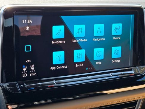 Certified 2024 Volkswagen Atlas Cross Sport SE AWD/4WD image 18