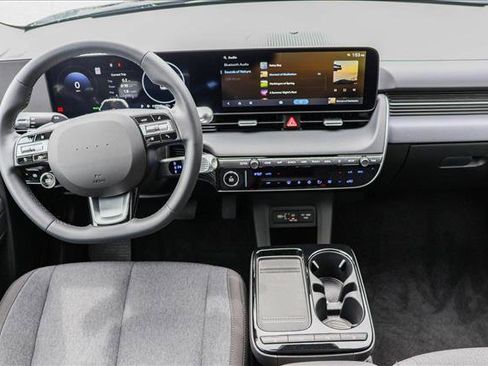 New 2025 Hyundai Ioniq 5 SE image 26