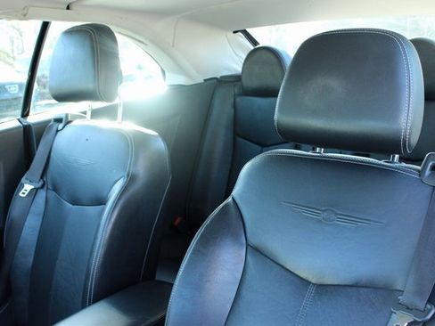 Used 2010 Chrysler Sebring Limited image 14