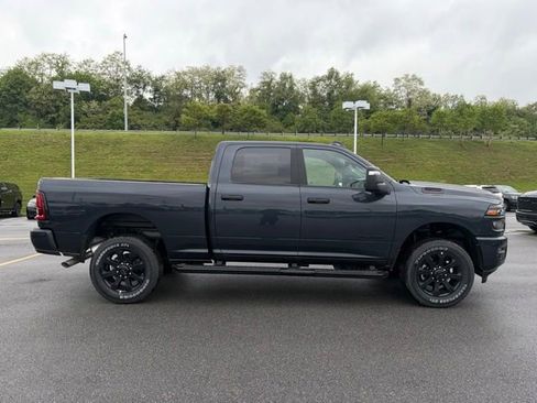 New 2026 RAM 2500 Big Horn AWD/4WD image 9