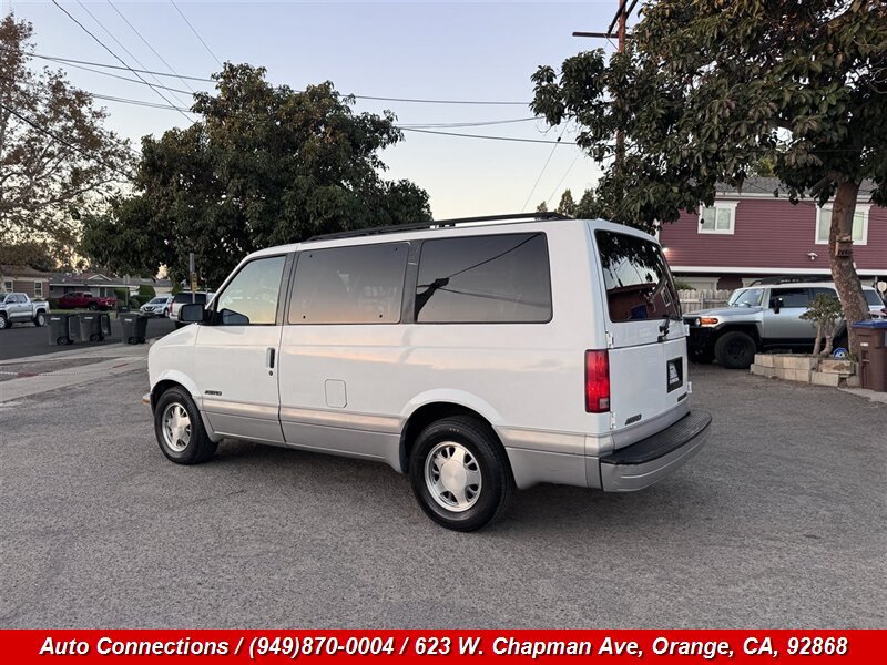 Used 2000 Chevrolet Astro Passenger RWD image 4