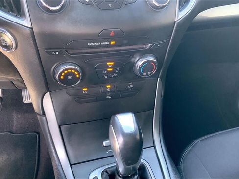 Used 2016 Ford Edge SE FWD image 35