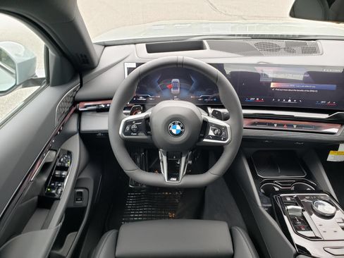 New 2027 BMW 530i xDrive w/ M Sport Package AWD/4WD image 14