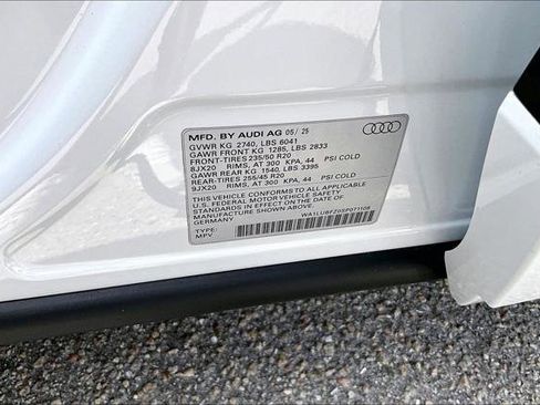 Certified 2025 Audi Q4 e-tron Premium Plus w/ Premium Plus AWD/4WD image 30