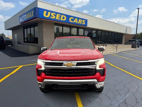 Used 2025 Chevrolet Silverado 1500 LT image 3