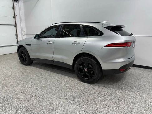 Used 2019 Jaguar F-PACE Premium image 4