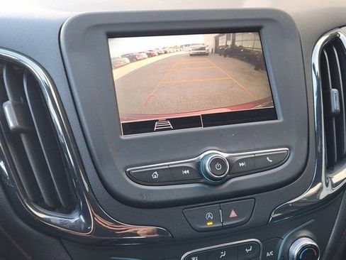 Used 2023 Chevrolet Equinox RS image 6