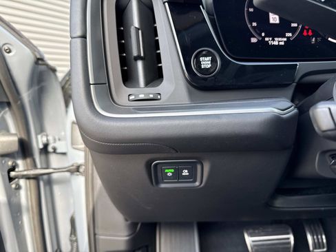 Certified 2025 Porsche Cayenne Turbo GT image 52