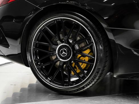 Used 2023 Mercedes-Benz SL 63 AMG 4MATIC w/ Driver Assistance Package image 47