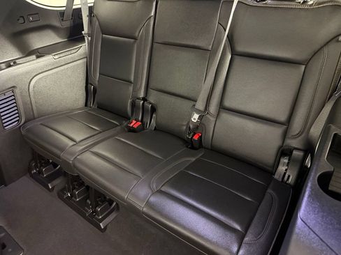Used 2024 Chevrolet Suburban High Country w/ Premium Package 2 RWD image 28