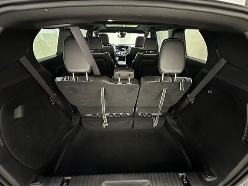 Used 2026 Chrysler Pacifica Limited w/ S Appearance Package FWD image 11