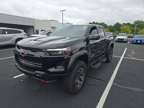 Used 2024 Chevrolet Colorado ZR2 w/ ZR2 Convenience Package III AWD/4WD image 1