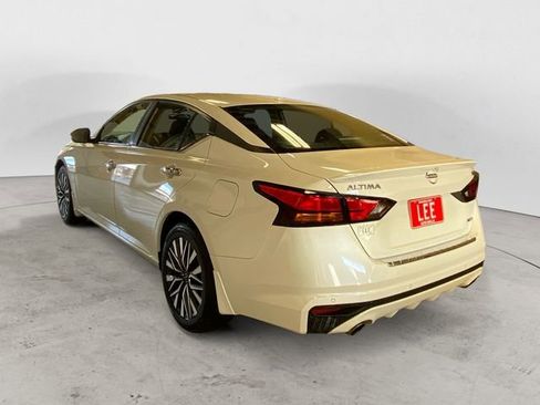 Certified 2023 Nissan Altima 2.5 SV w/ SV Premium Package image 3
