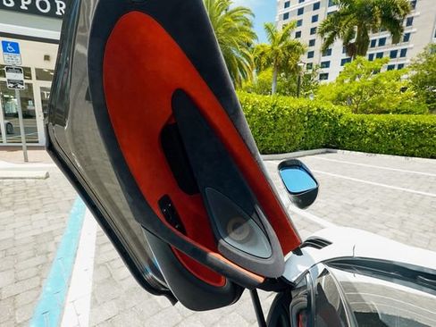 Used 2019 McLaren 600LT RWD image 66
