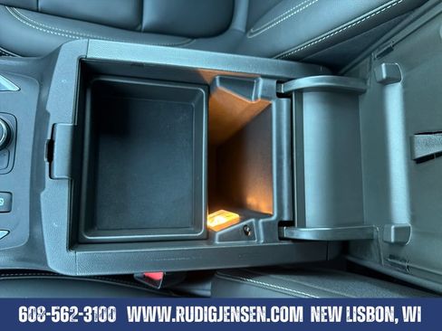 Used 2023 Chevrolet Traverse LT AWD/4WD image 27