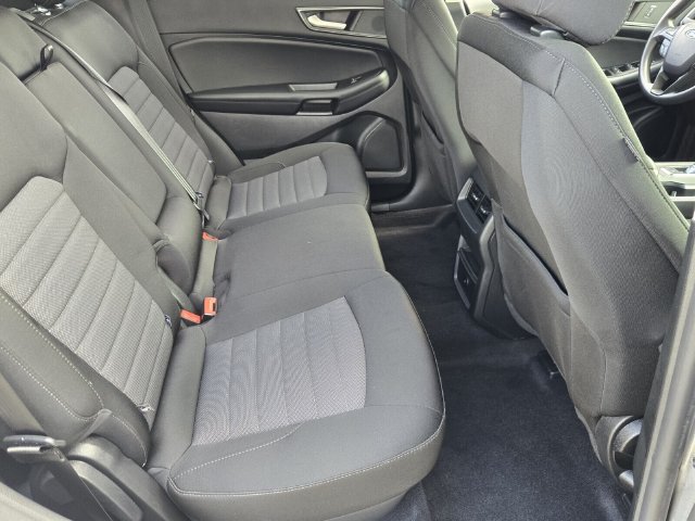 Used 2024 Ford Edge SE w/ Black Appearance Package AWD/4WD image 17