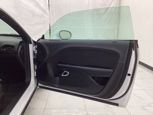 Used 2019 Dodge Challenger SXT RWD image 19