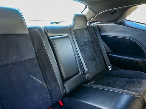 Used 2015 Dodge Challenger R/T Plus image 20