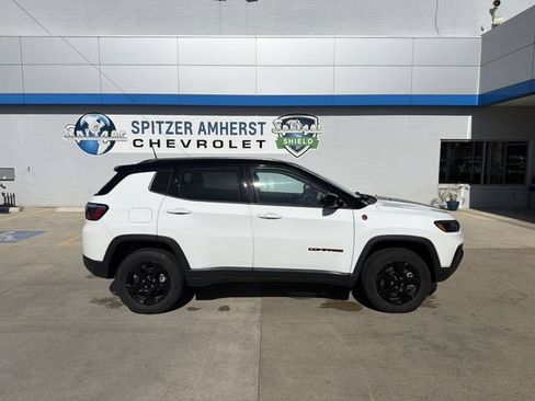Used 2023 Jeep Compass Trailhawk AWD/4WD image 11