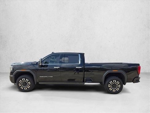 Used 2024 GMC Sierra 3500 Denali Ultimate image 9