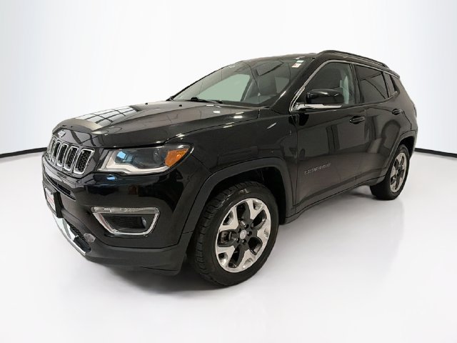 Used 2018 Jeep Compass Limited w/ Navigation Group AWD/4WD image 3