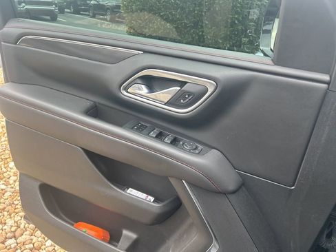 Used 2021 Chevrolet Suburban RST image 4