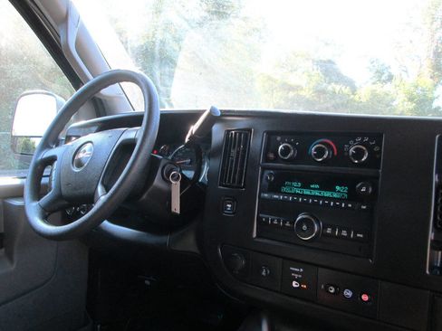 Used 2023 GMC Savana 2500 w/ Driver Convenience Package image 5