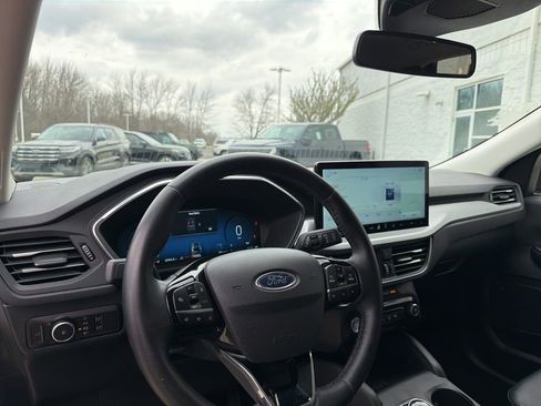 Used 2025 Ford Escape Platinum image 11