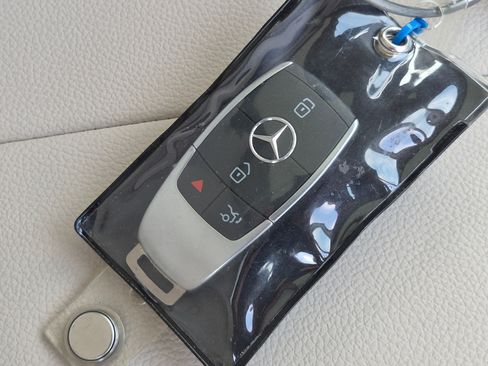 Used 2021 Mercedes-Benz GLA 250 4MATIC w/ Premium Package image 37