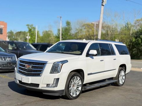 Used 2018 Cadillac Escalade ESV Platinum AWD/4WD image 5