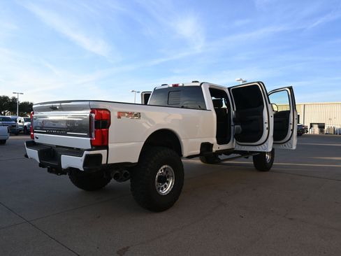 Used 2024 Ford F350 Platinum w/ FX4 Off-Road Package image 34